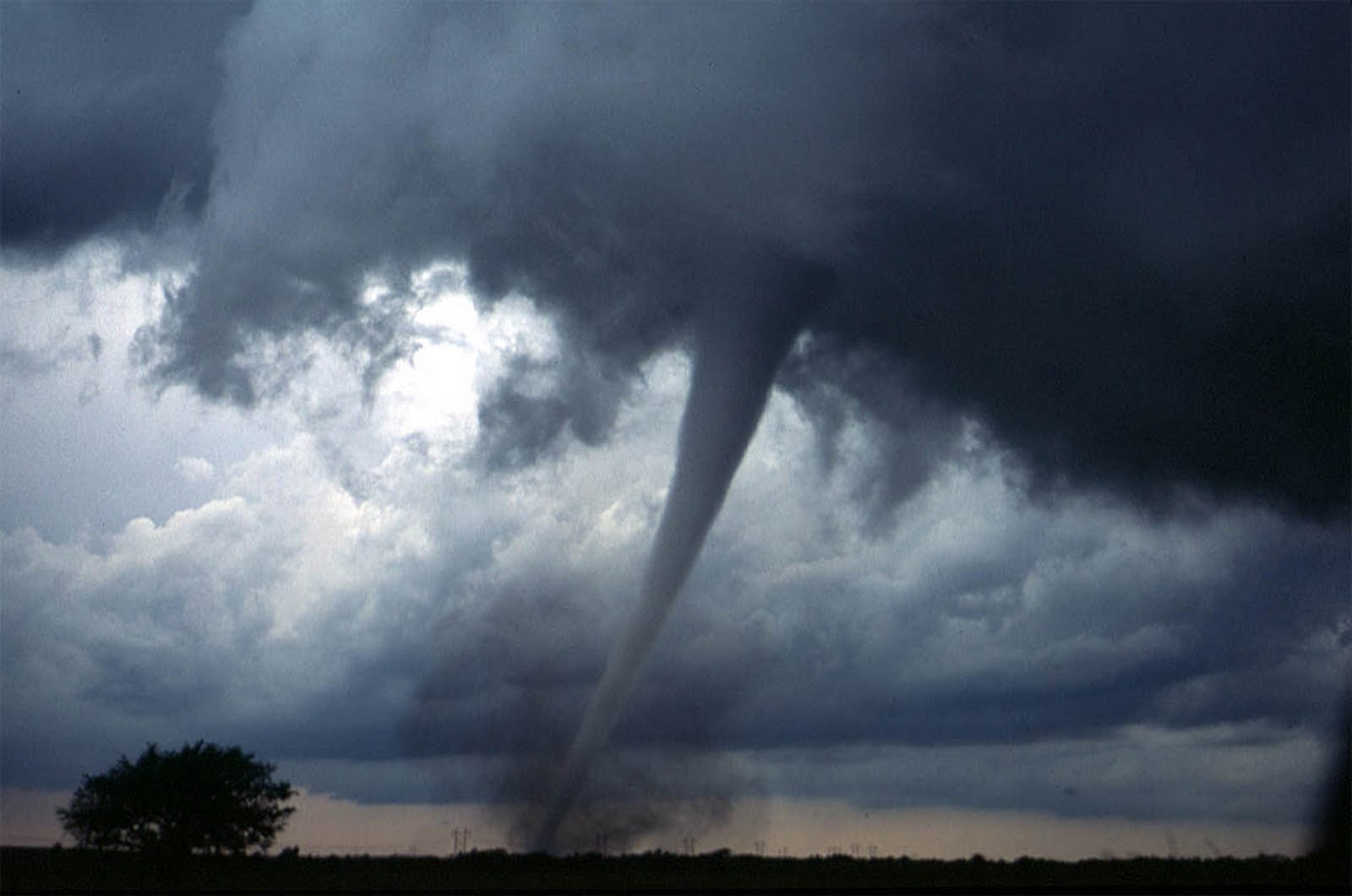 2-dead-as-tornadoes-touchdown-in-rural-oklahoma-cbs-news